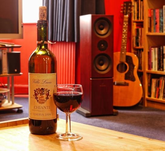 Vin et musique : quels accords entre une playlist et une bouteille ?
